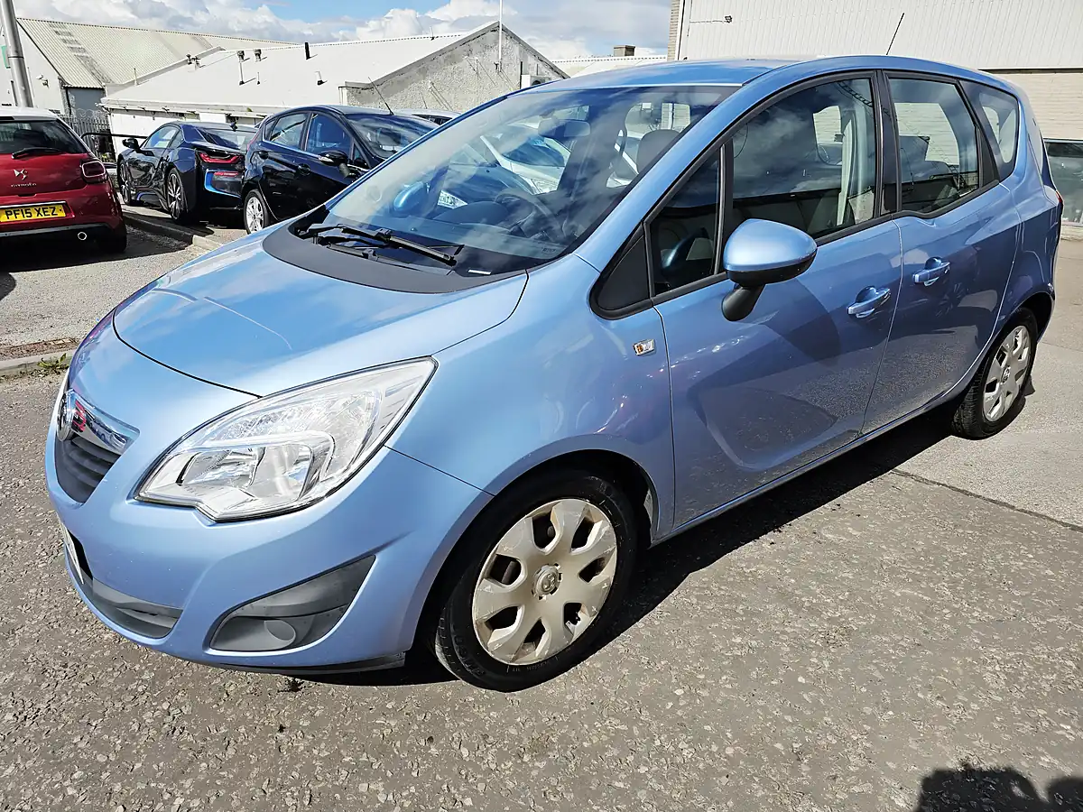 Used 2013 Vauxhall Meriva Exclusiv Blue - Interior and Exterior details 6