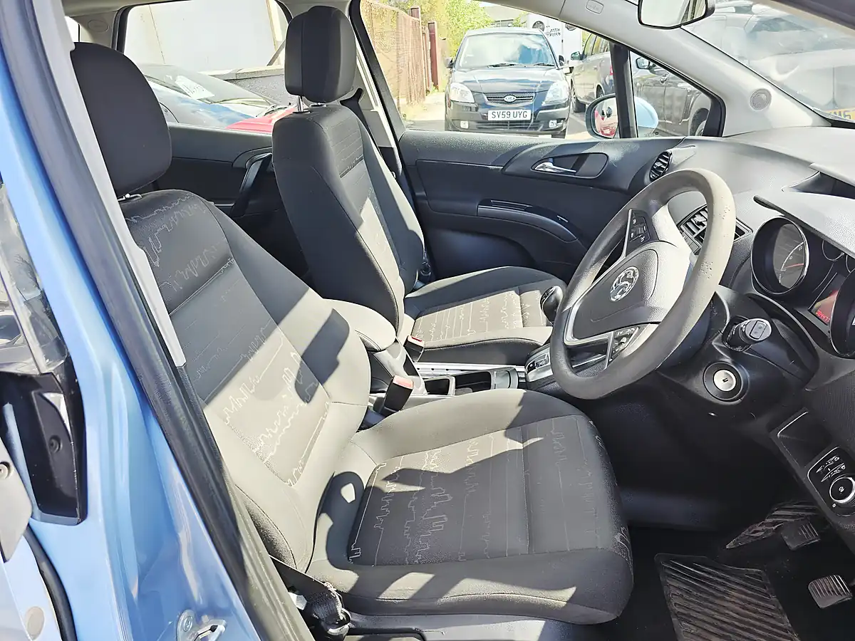 Used 2013 Vauxhall Meriva Exclusiv Blue - Interior and Exterior details 9