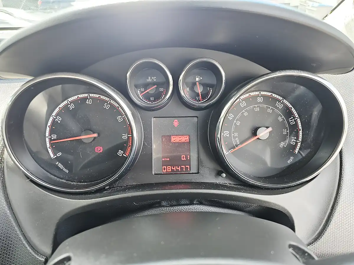 Used 2013 Vauxhall Meriva Exclusiv Blue - Interior and Exterior details 12
