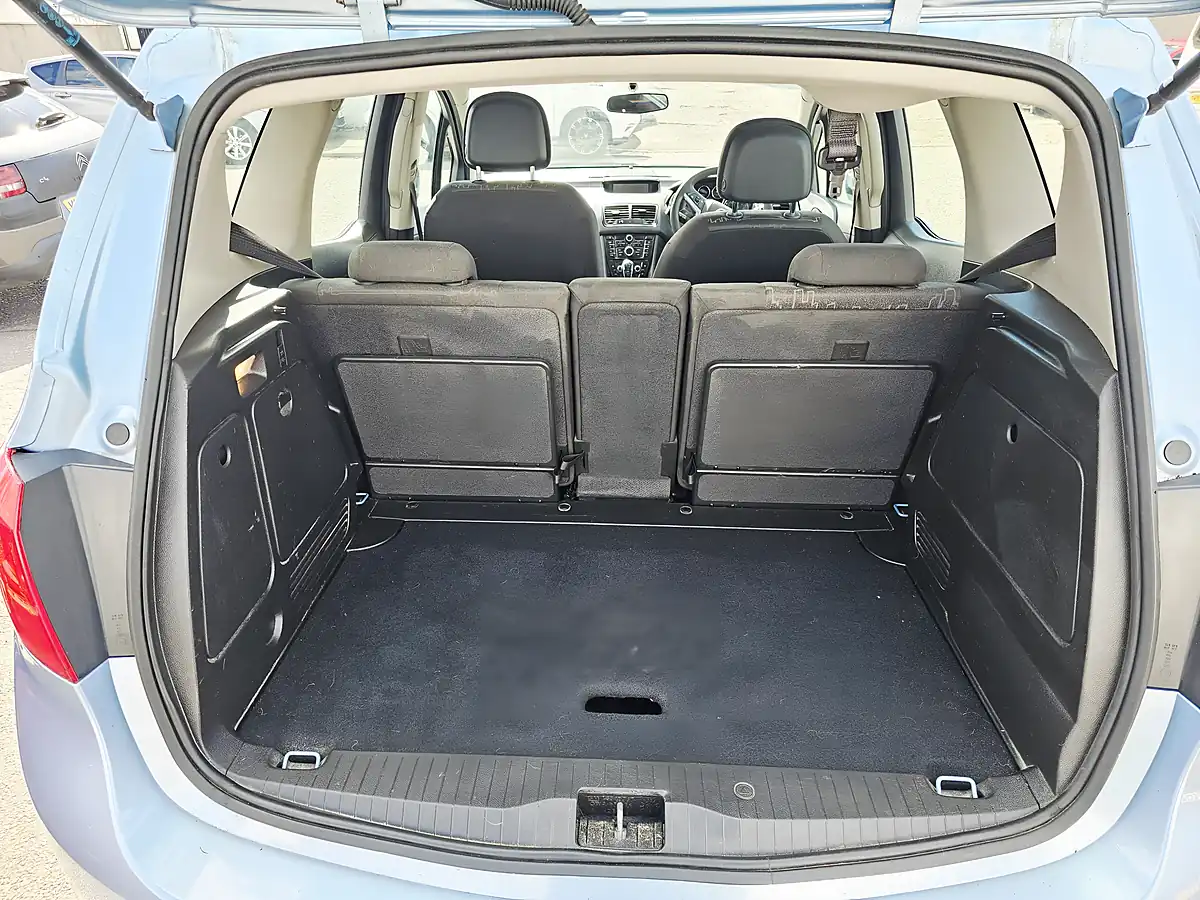 Used 2013 Vauxhall Meriva Exclusiv Blue - Interior and Exterior details 7