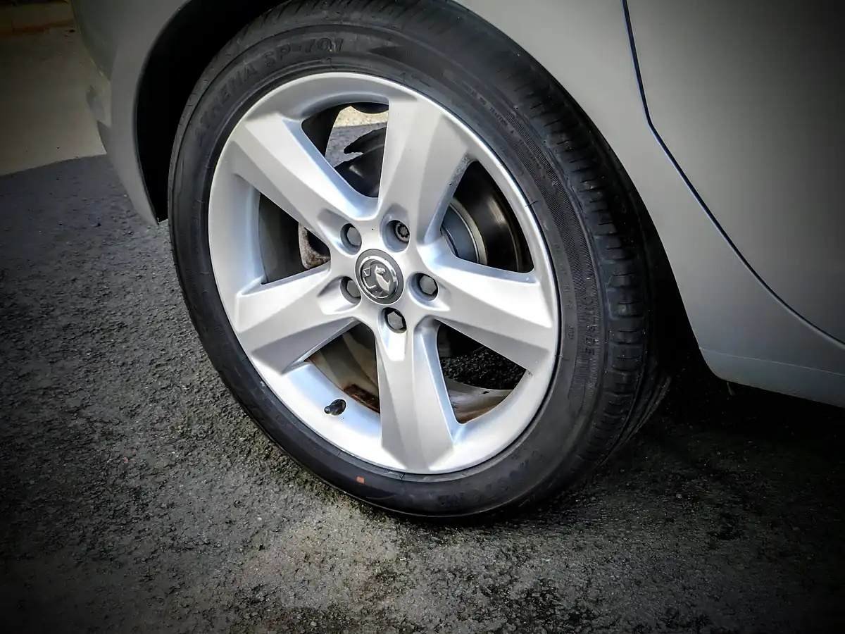 Used 2013 Vauxhall Meriva Exclusiv Metallic Silver - Interior and Exterior details 10