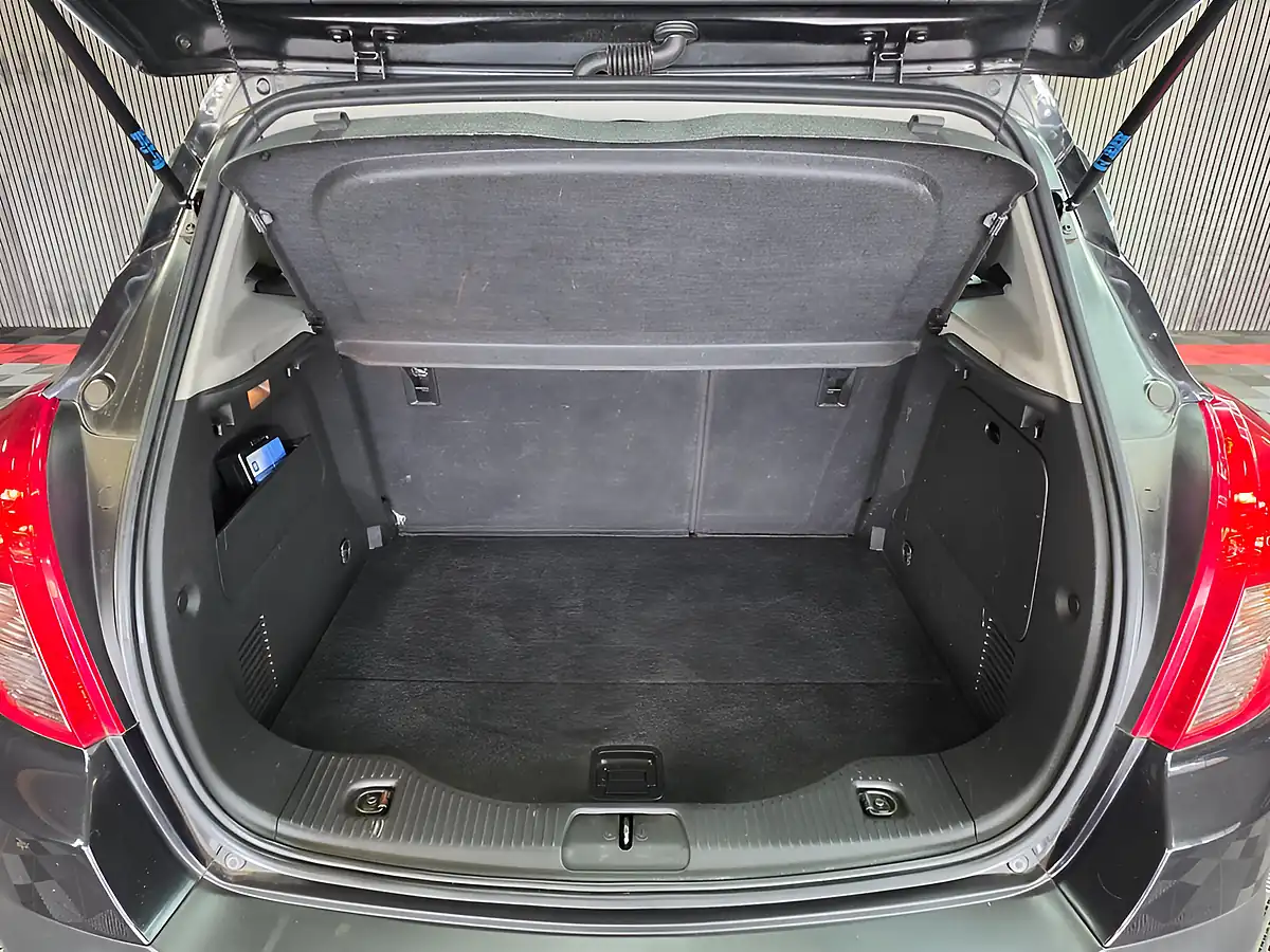 Used 2013 Vauxhall Mokka Exclusiv Black - Interior and Exterior details 11
