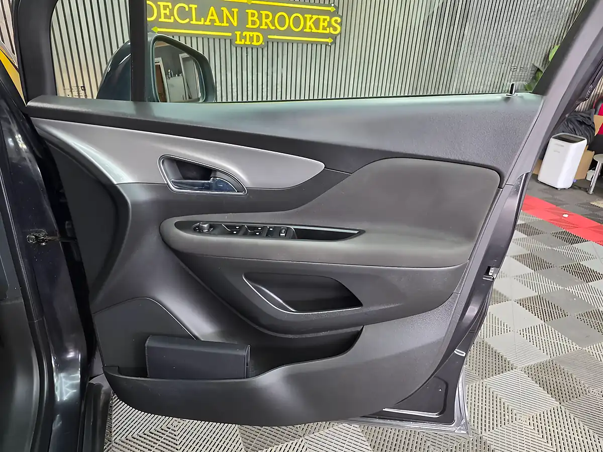 Used 2013 Vauxhall Mokka Exclusiv Black - Interior and Exterior details 13