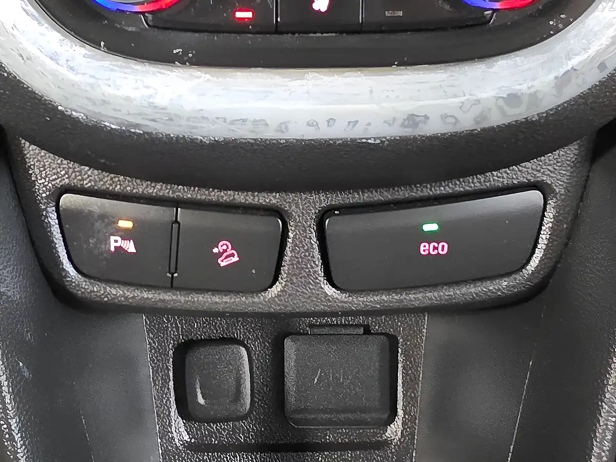 Used 2013 Vauxhall Mokka Exclusiv Black - Interior and Exterior details 17