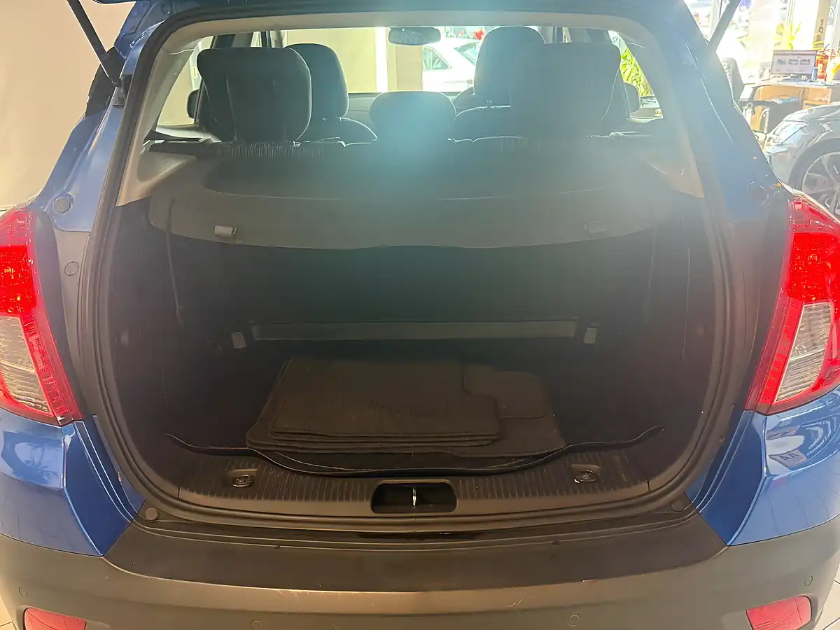 Used 2013 Vauxhall Mokka Exclusiv Blue - Interior and Exterior details 9