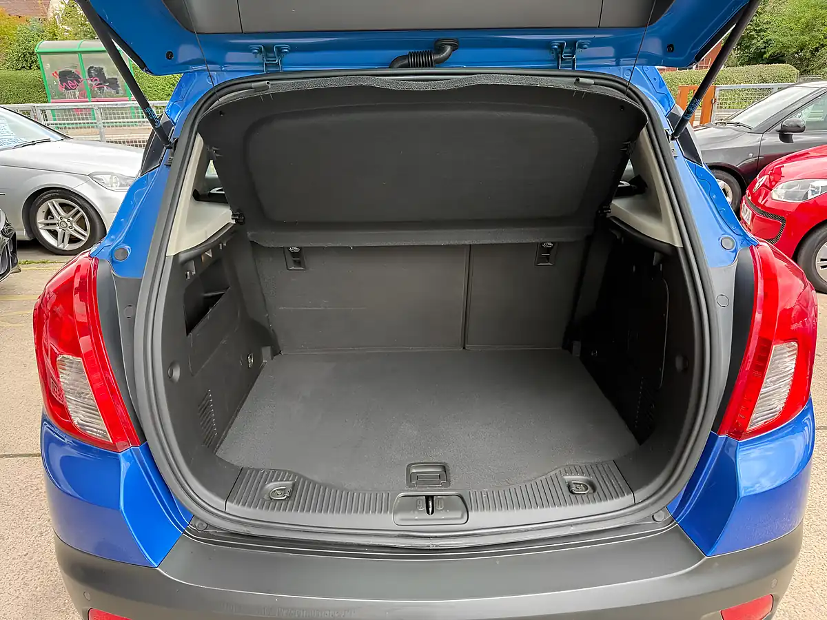Used 2013 Vauxhall Mokka Exclusiv Blue - Interior and Exterior details 11