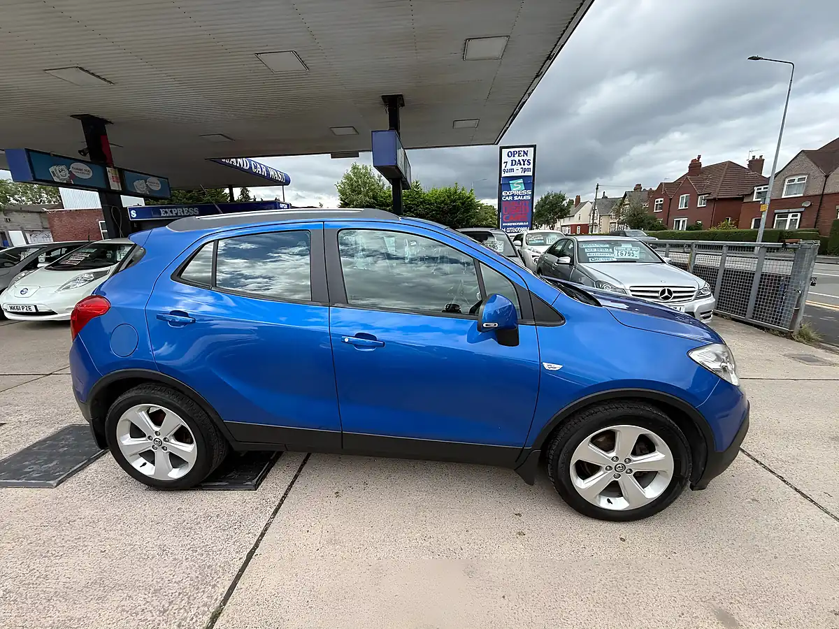 Used 2013 Vauxhall Mokka Exclusiv Blue - Interior and Exterior details 2