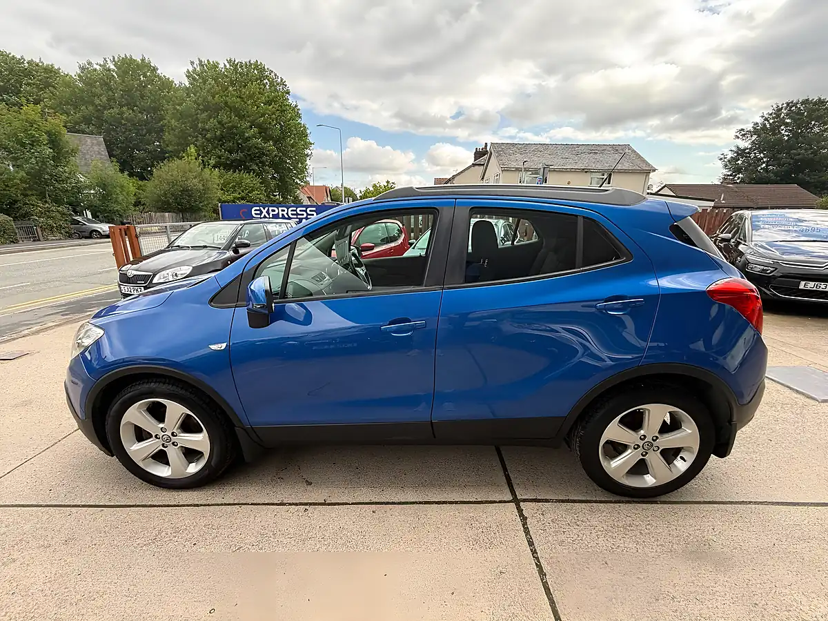 Used 2013 Vauxhall Mokka Exclusiv Blue - Interior and Exterior details 6