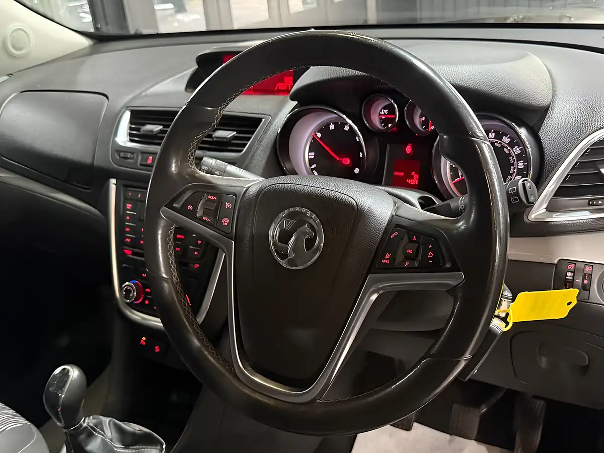 Used 2013 Vauxhall Mokka Exclusiv Brown - Interior and Exterior details 10