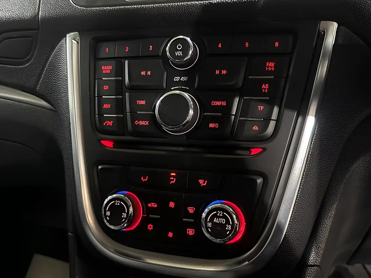 Used 2013 Vauxhall Mokka Exclusiv Brown - Interior and Exterior details 15