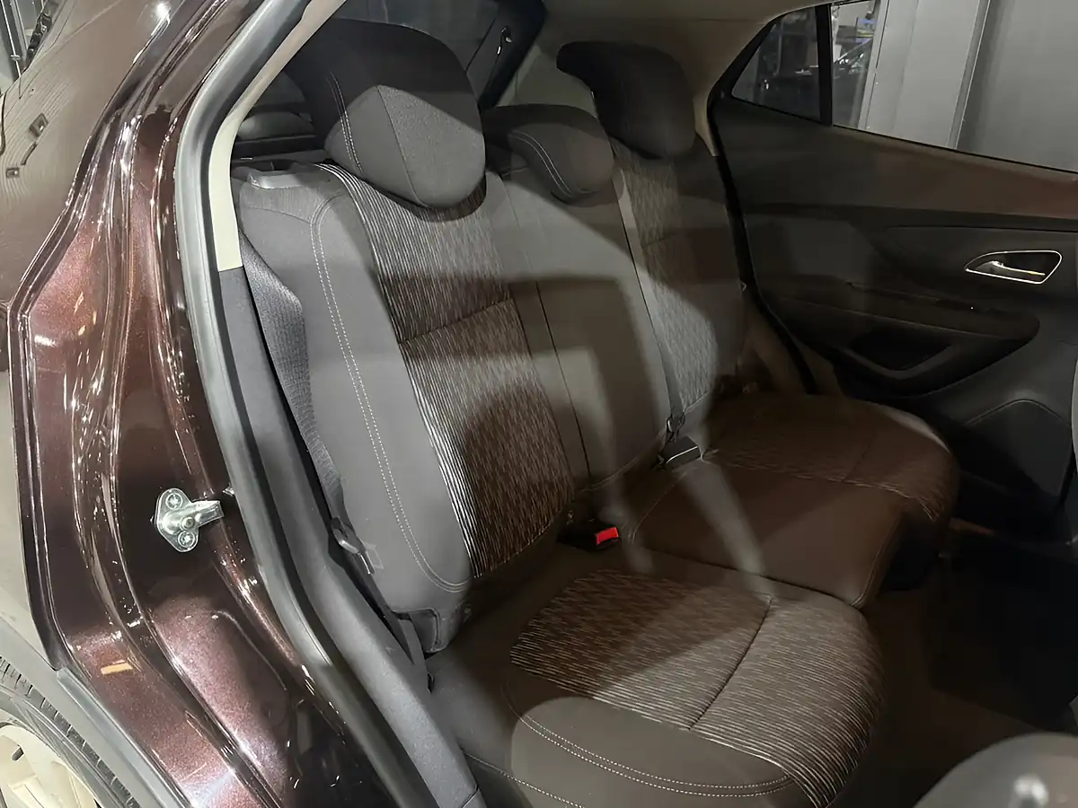 Used 2013 Vauxhall Mokka Exclusiv Brown - Interior and Exterior details 17