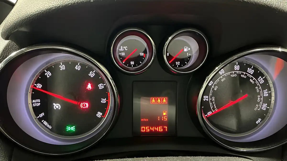 Used 2013 Vauxhall Mokka Exclusiv Grey - Interior and Exterior details 9