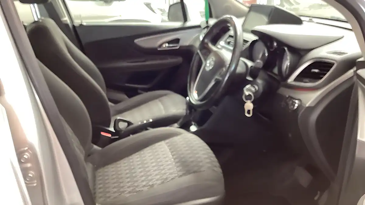 Used 2013 Vauxhall Mokka Exclusiv Silver - Interior and Exterior details 7