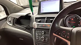Used 2013 Vauxhall Mokka Exclusiv Silver - Interior and Exterior details 9