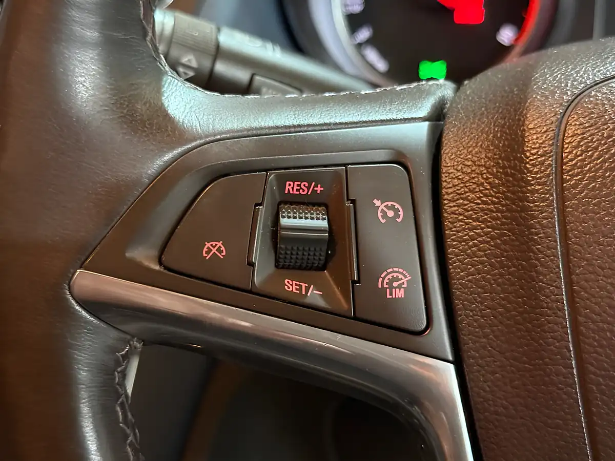 Used 2013 Vauxhall Mokka Exclusiv White - Interior and Exterior details 10