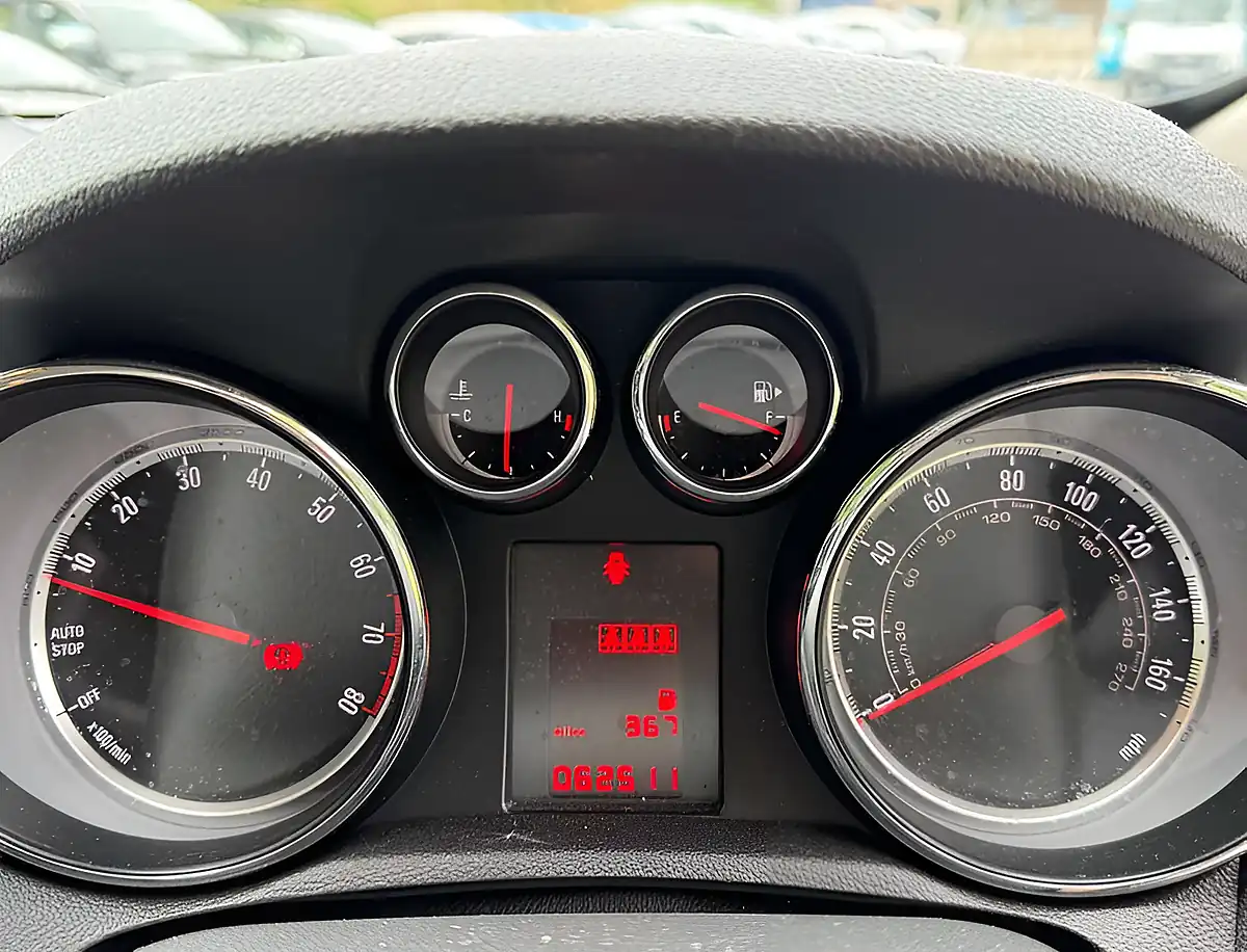 Used 2013 Vauxhall Mokka Exclusive Carbon Flash - Interior and Exterior details 12