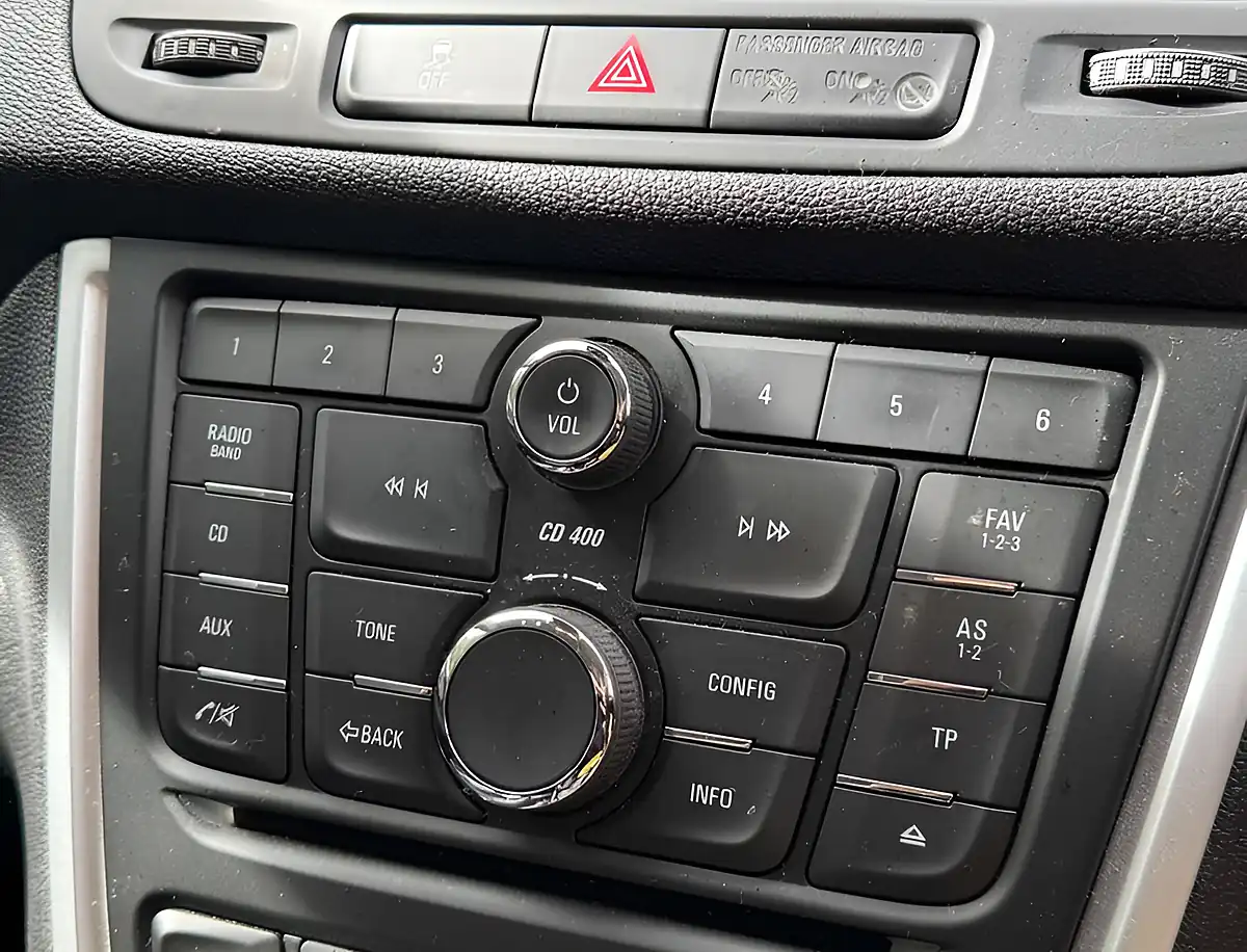 Used 2013 Vauxhall Mokka Exclusive Carbon Flash - Interior and Exterior details 16