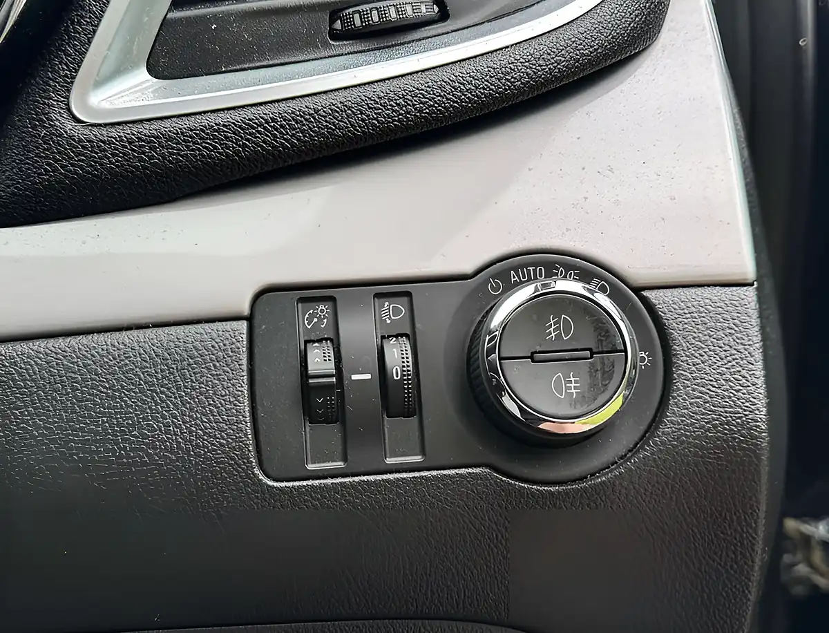Used 2013 Vauxhall Mokka Exclusive Carbon Flash - Interior and Exterior details 18