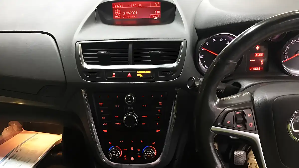 Used 2013 Vauxhall Mokka Se Blue - Interior and Exterior details 7