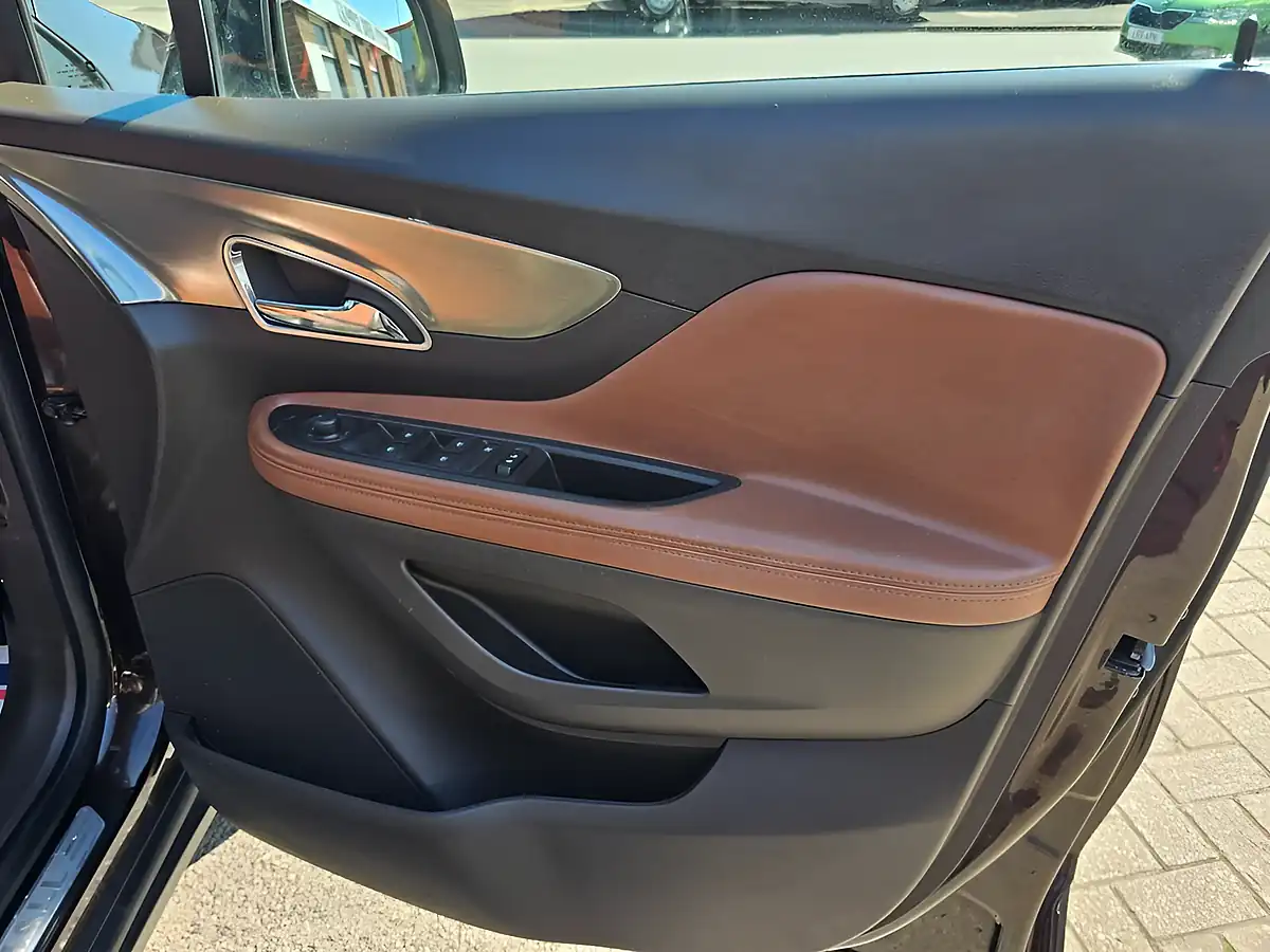 Used 2013 Vauxhall Mokka Se Brown - Interior and Exterior details 16