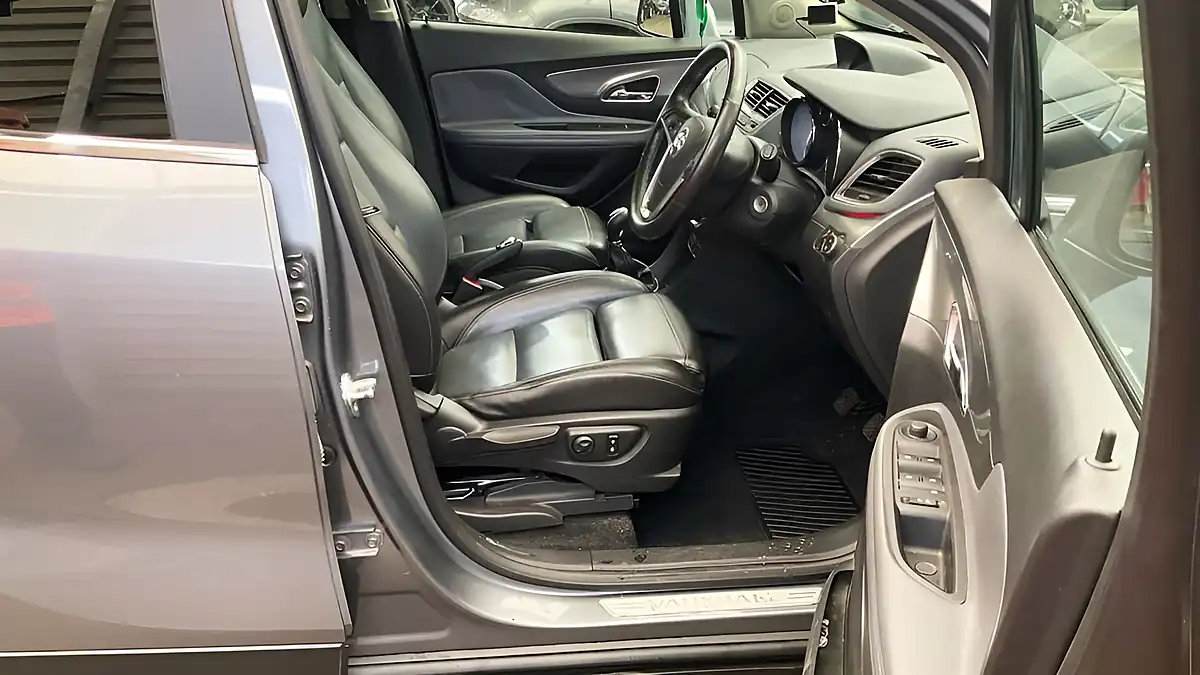 Used 2013 Vauxhall Mokka Se Grey - Interior and Exterior details 9