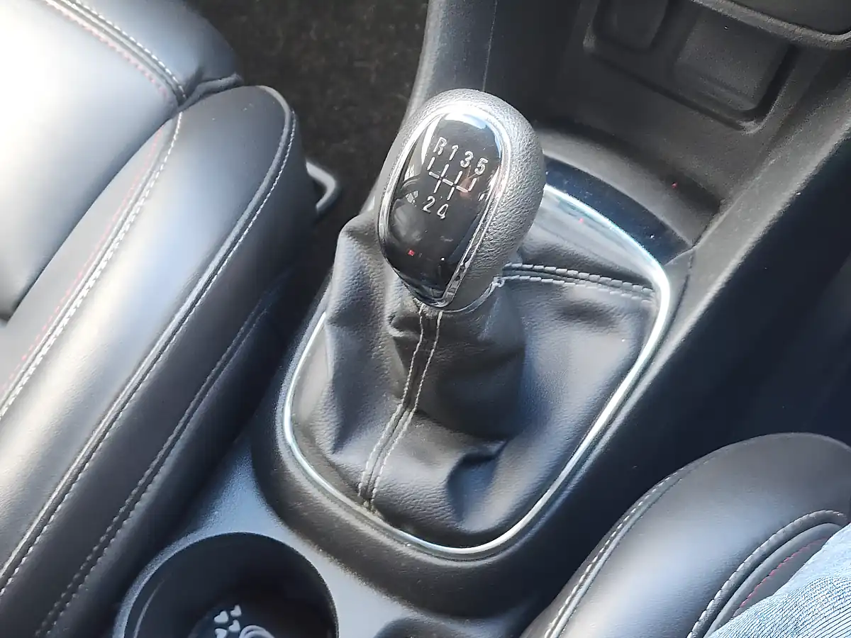 Used 2013 Vauxhall Mokka Se White - Interior and Exterior details 14