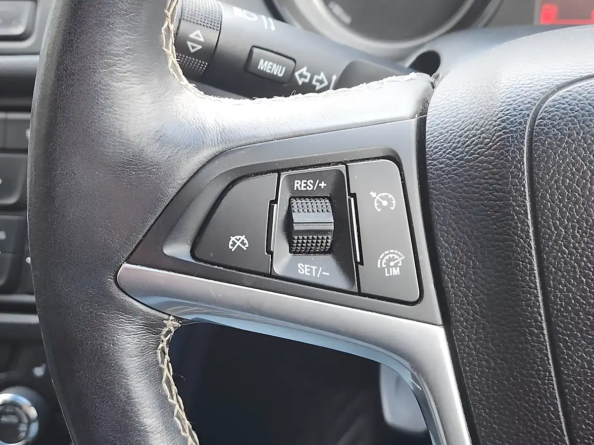 Used 2013 Vauxhall Mokka Se White - Interior and Exterior details 15