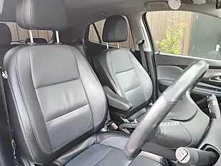Used 2013 Vauxhall Mokka Se White - Interior and Exterior details 6