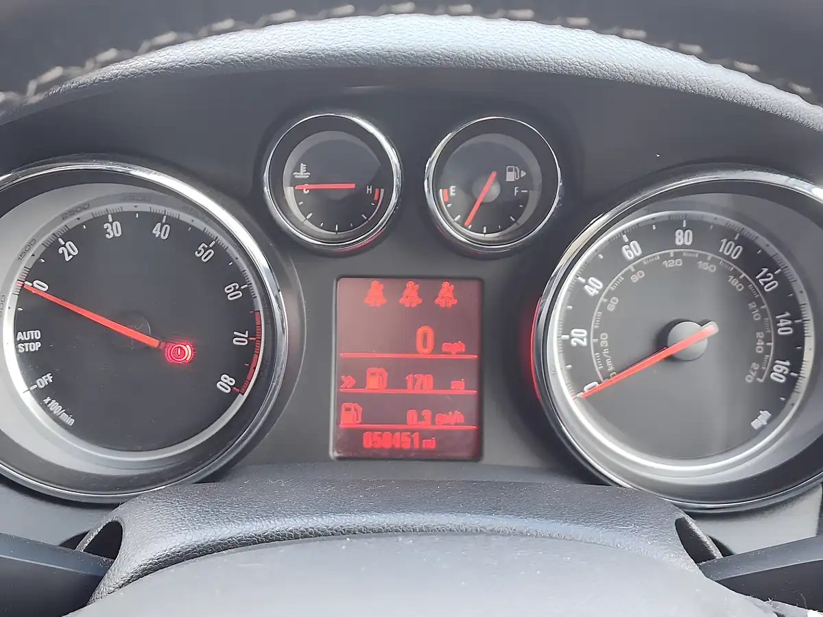 Used 2013 Vauxhall Mokka Se White - Interior and Exterior details 9
