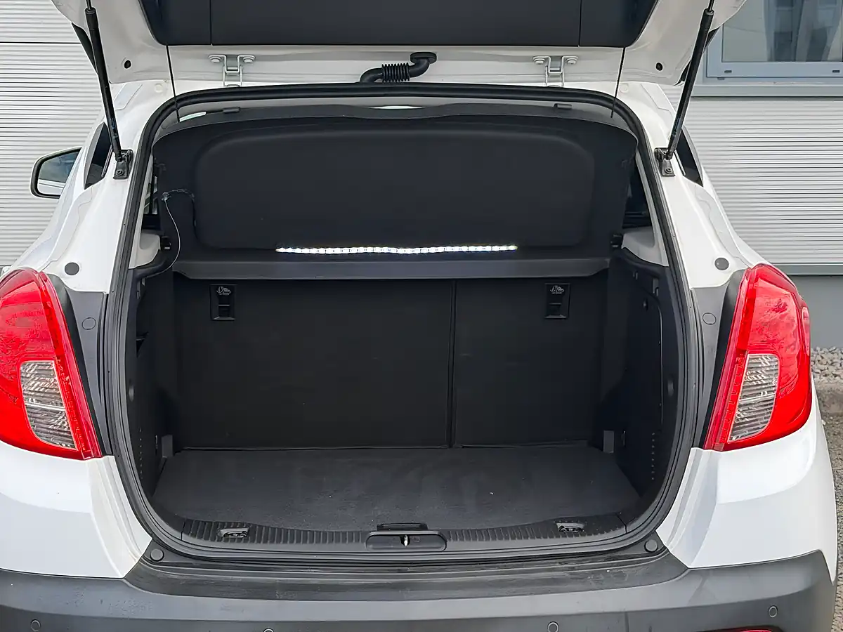 Used 2013 Vauxhall Mokka Se White - Interior and Exterior details 12