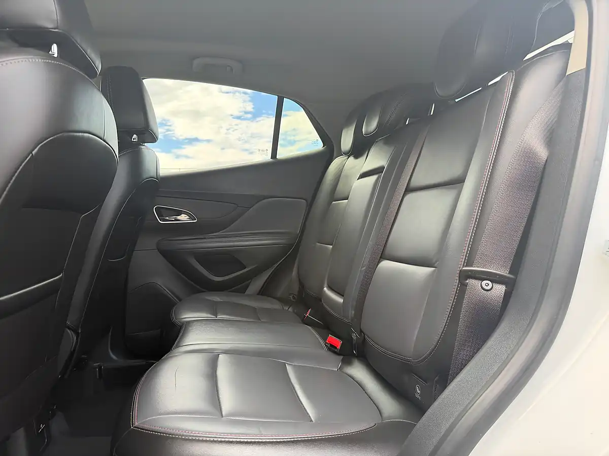 Used 2013 Vauxhall Mokka Se White - Interior and Exterior details 18