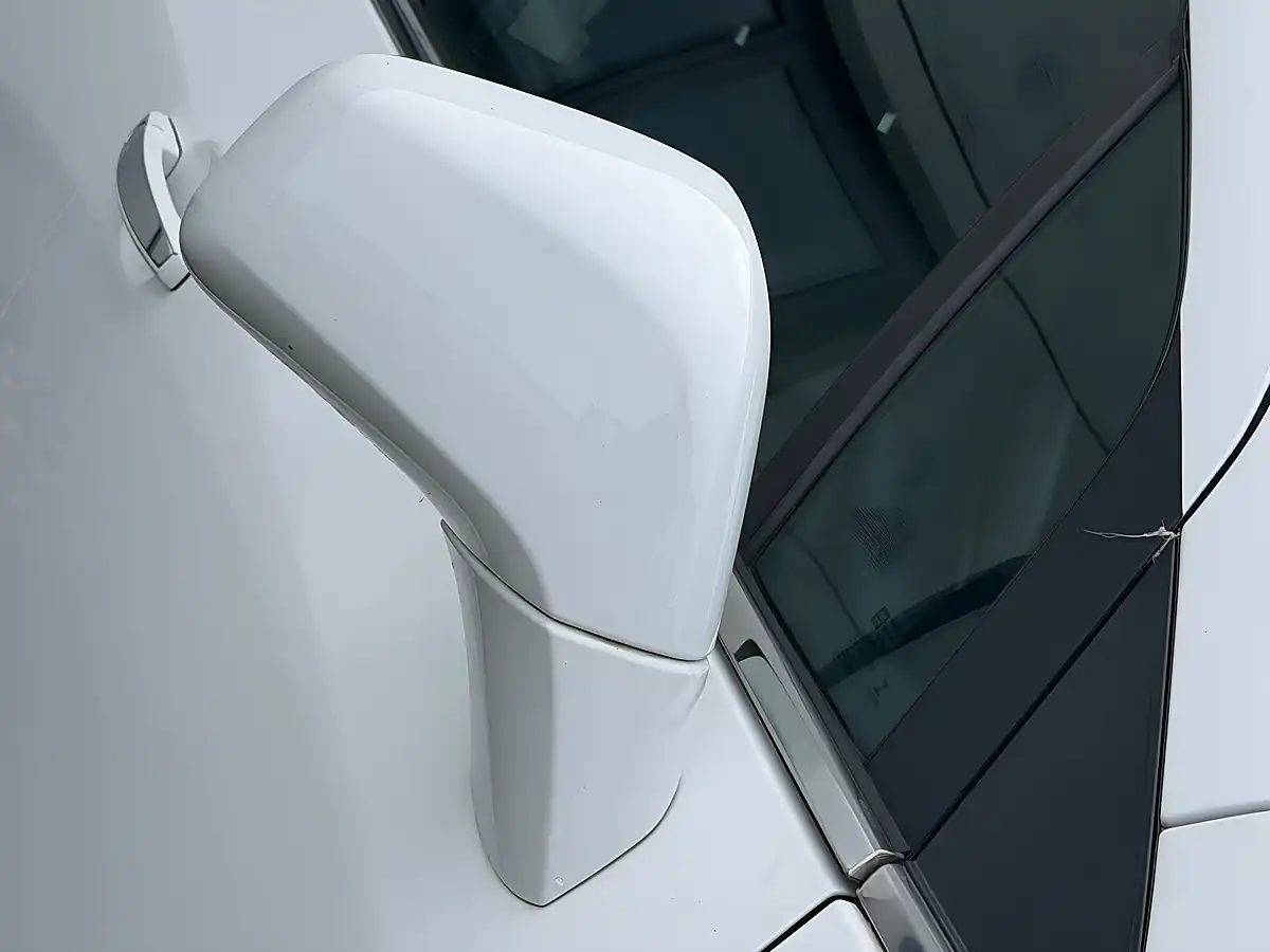 Used 2013 Vauxhall Mokka Se White - Interior and Exterior details 7