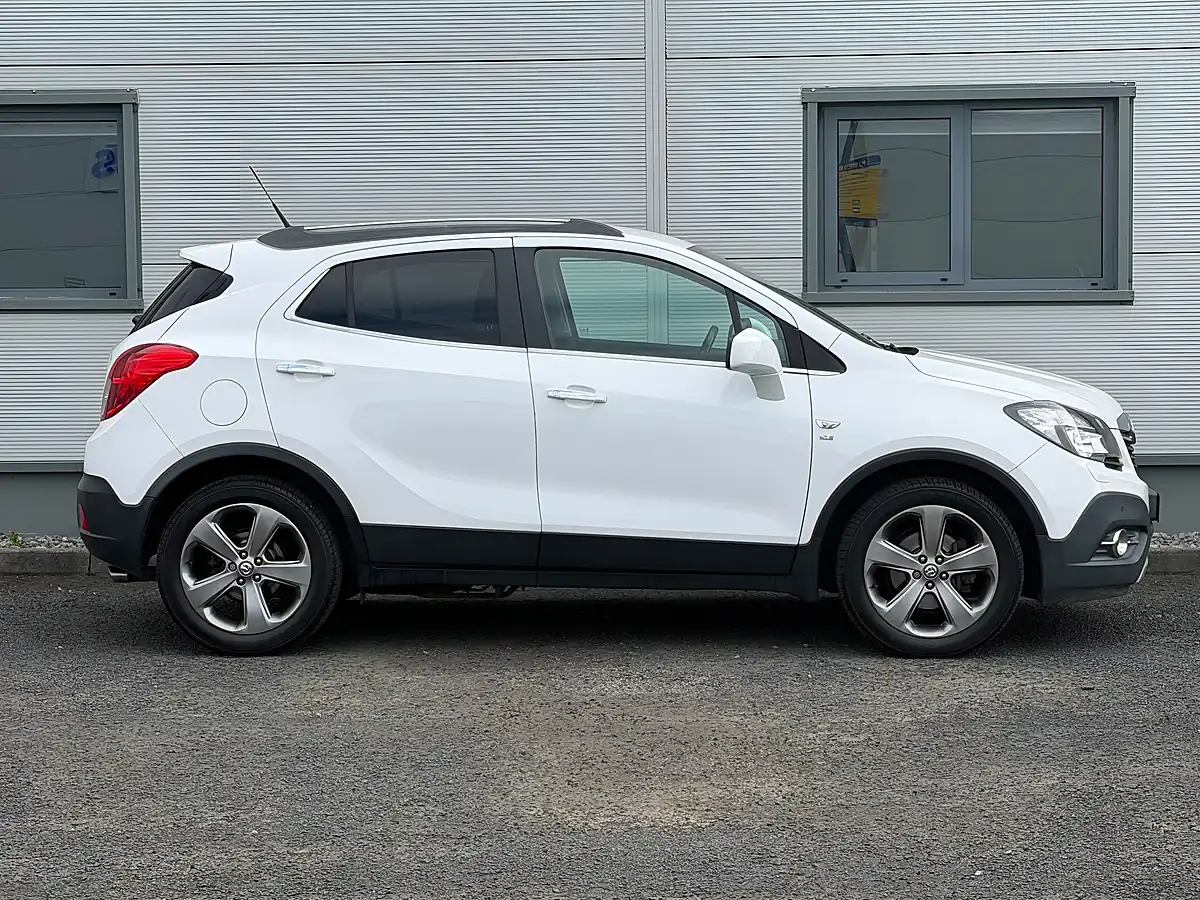 Used 2013 Vauxhall Mokka Se White - Interior and Exterior details 9
