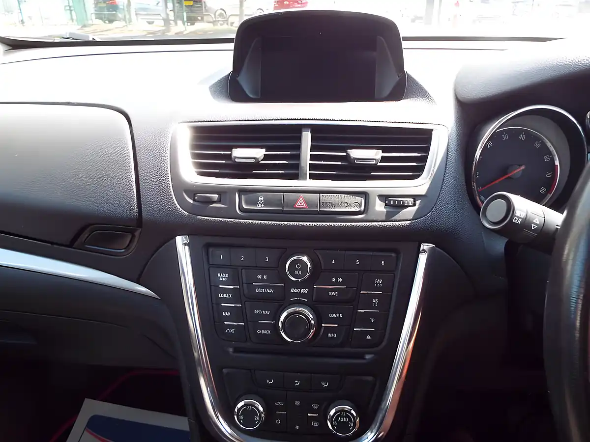 Used 2013 Vauxhall Mokka Tech Line White - Interior and Exterior details 19