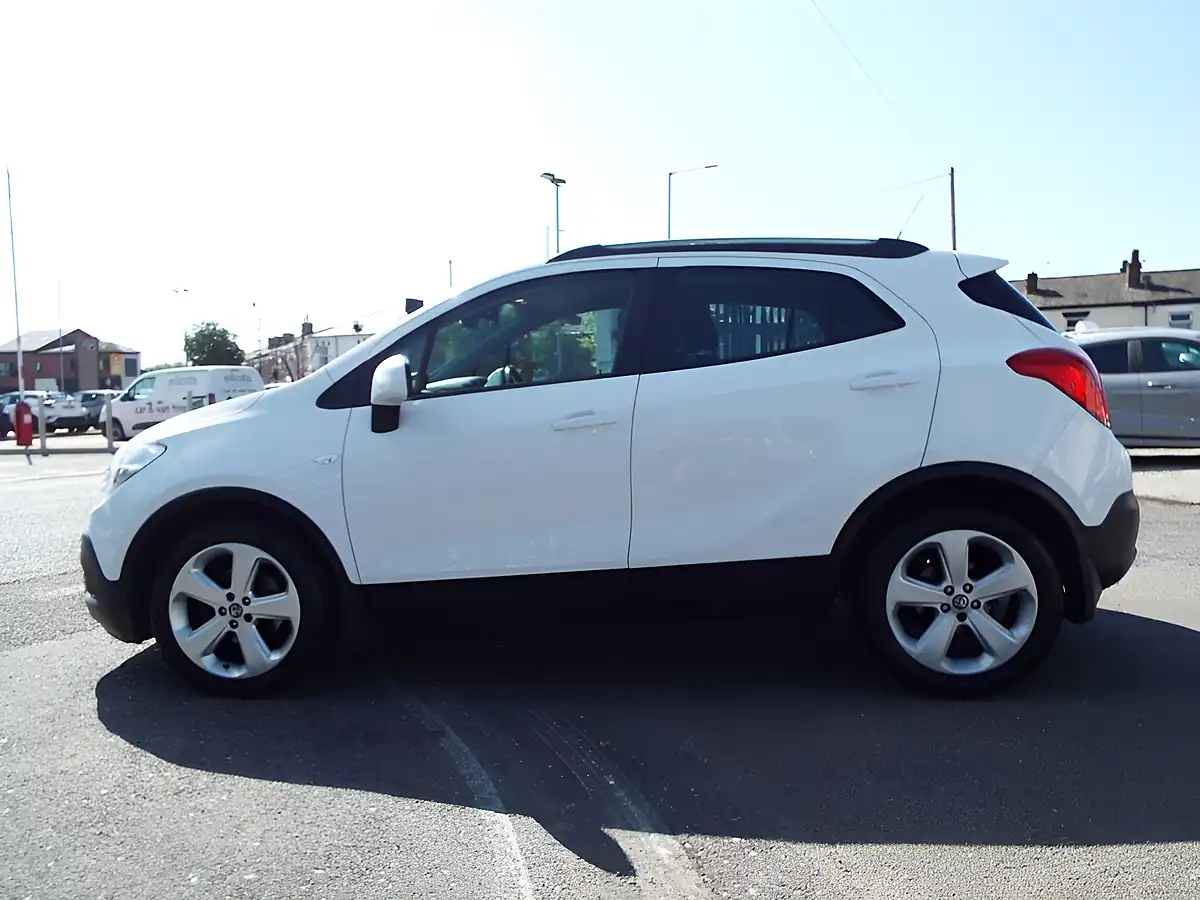 Used 2013 Vauxhall Mokka Tech Line White - Interior and Exterior details 4