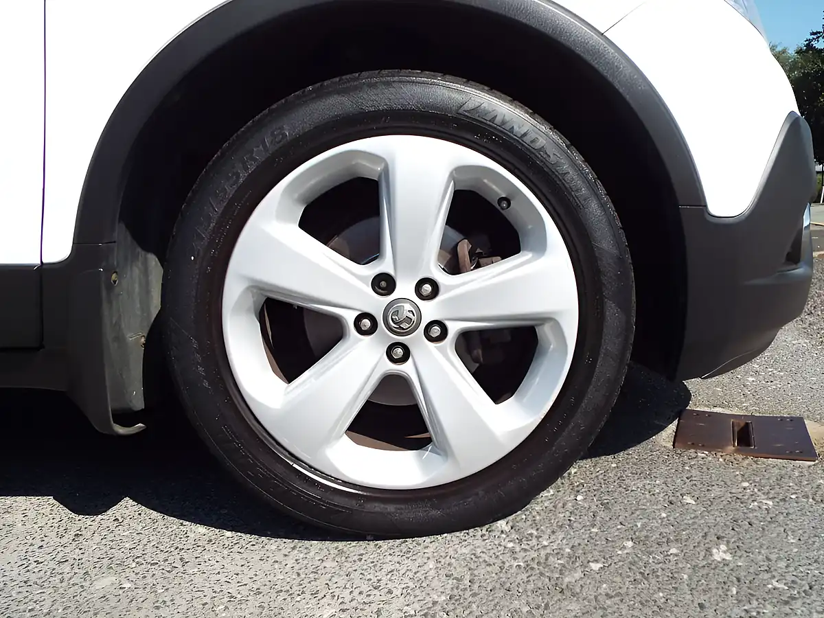 Used 2013 Vauxhall Mokka Tech Line White - Interior and Exterior details 9