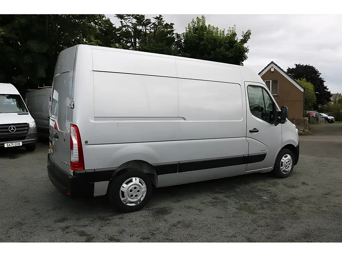Used 2013 Vauxhall Movano F3300 L2H2 P/V Silver - Interior and Exterior details 10