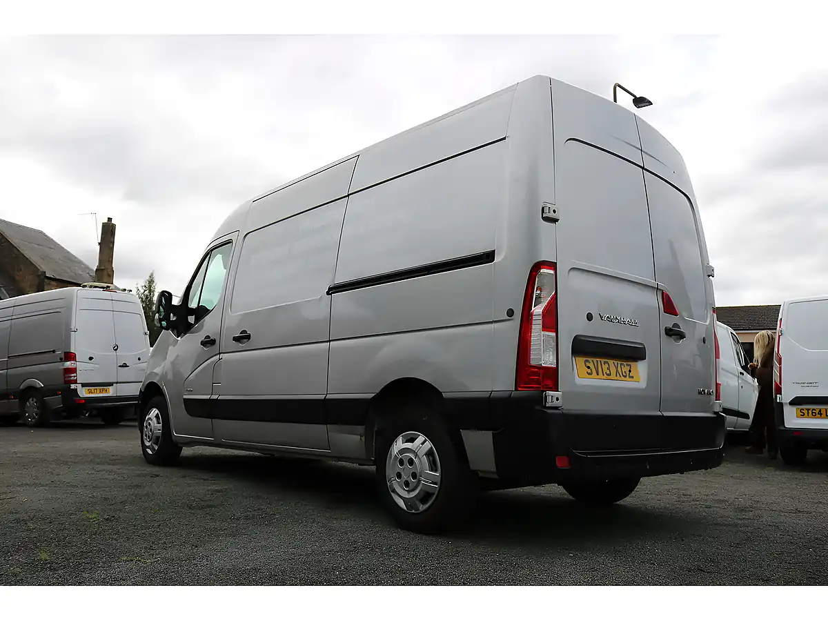 Used 2013 Vauxhall Movano F3300 L2H2 P/V Silver - Interior and Exterior details 6