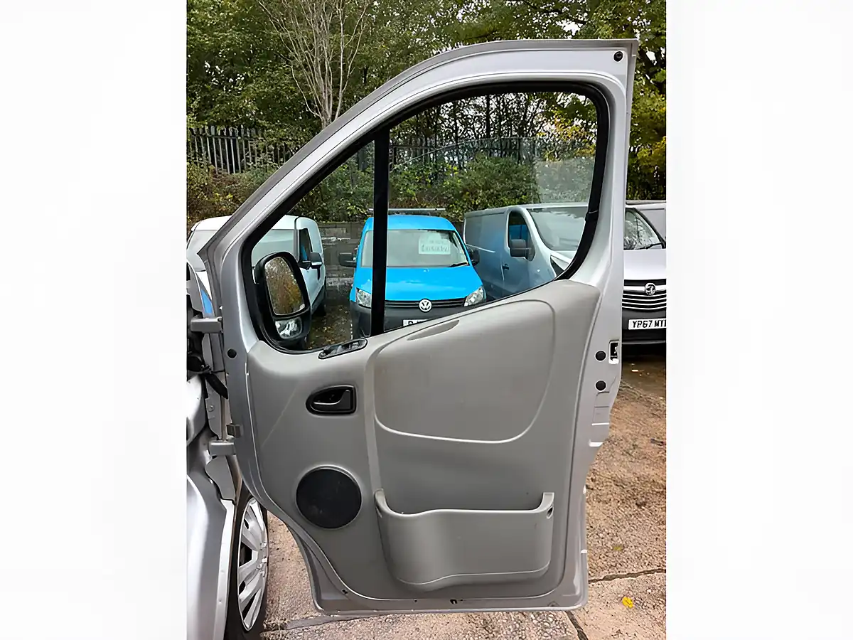 Used 2013 Vauxhall Vivaro L1 Silver - Interior and Exterior details 16
