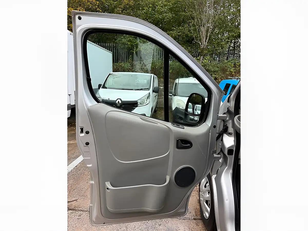 Used 2013 Vauxhall Vivaro L1 Silver - Interior and Exterior details 18