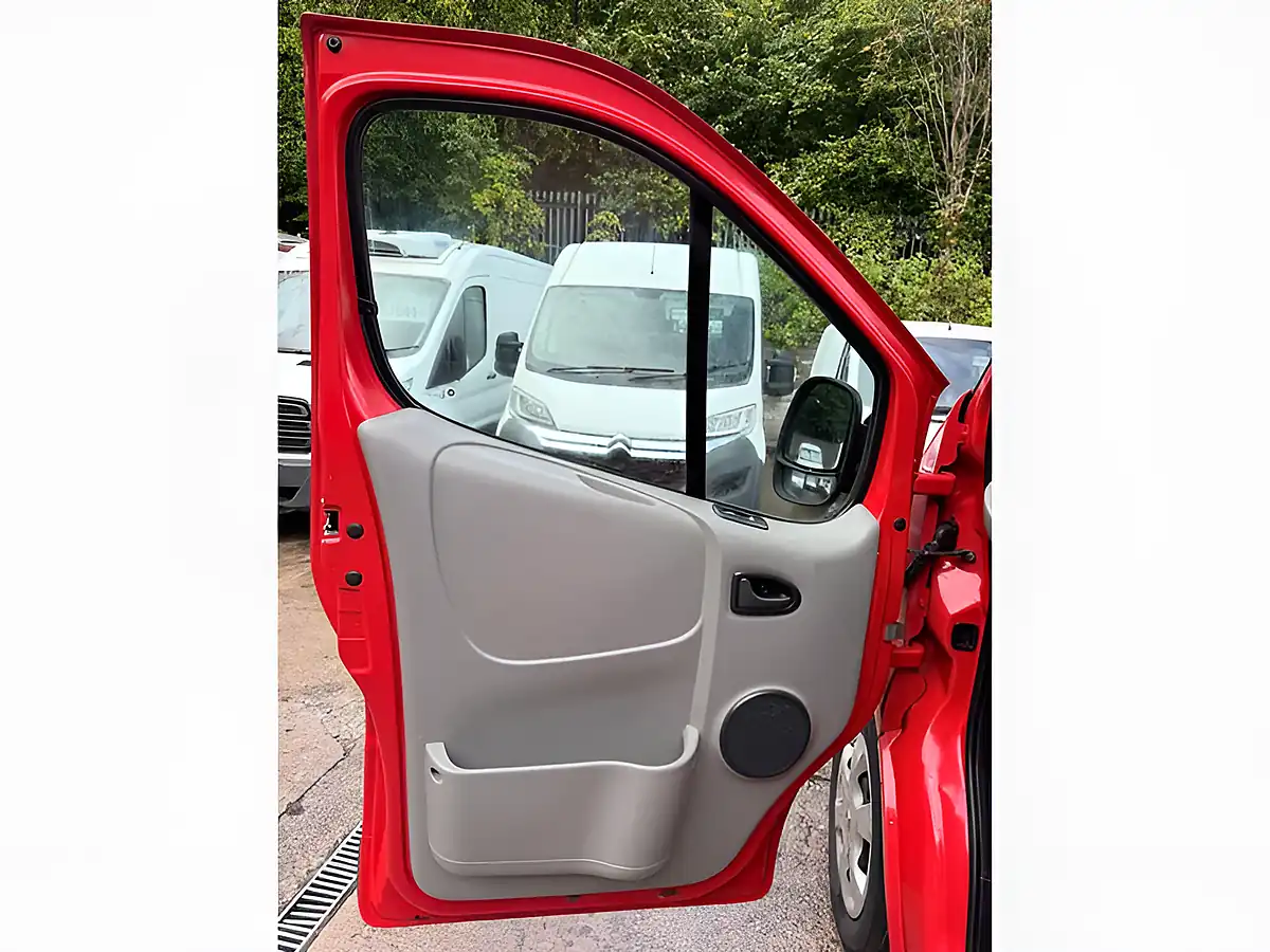 Used 2013 Vauxhall Vivaro L3 Red - Interior and Exterior details 18