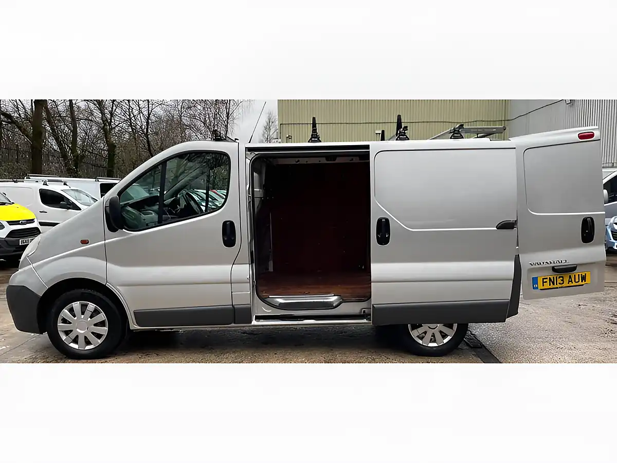 Used 2013 Vauxhall Vivaro Panel Van L1 Silver - Interior and Exterior details 12