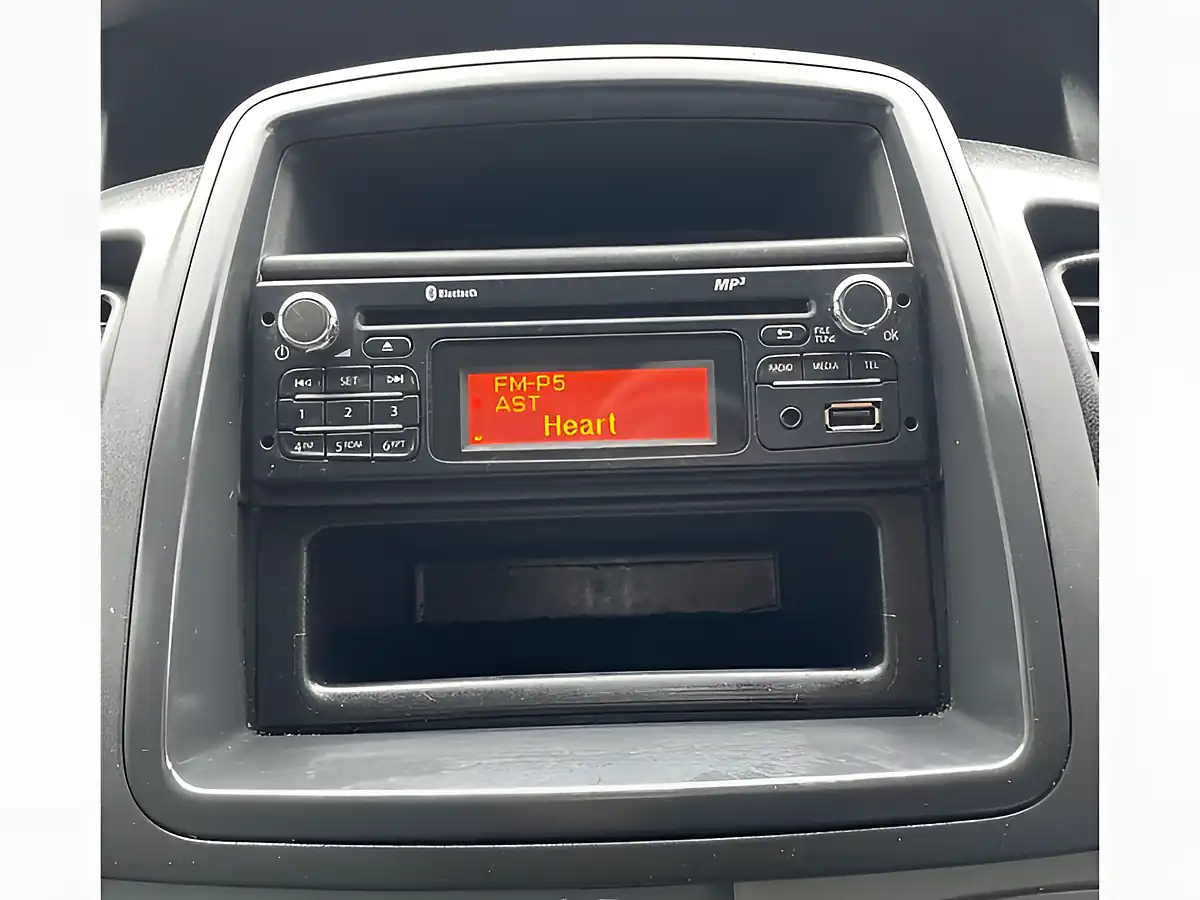 Used 2013 Vauxhall Vivaro Panel Van L1 Silver - Interior and Exterior details 17