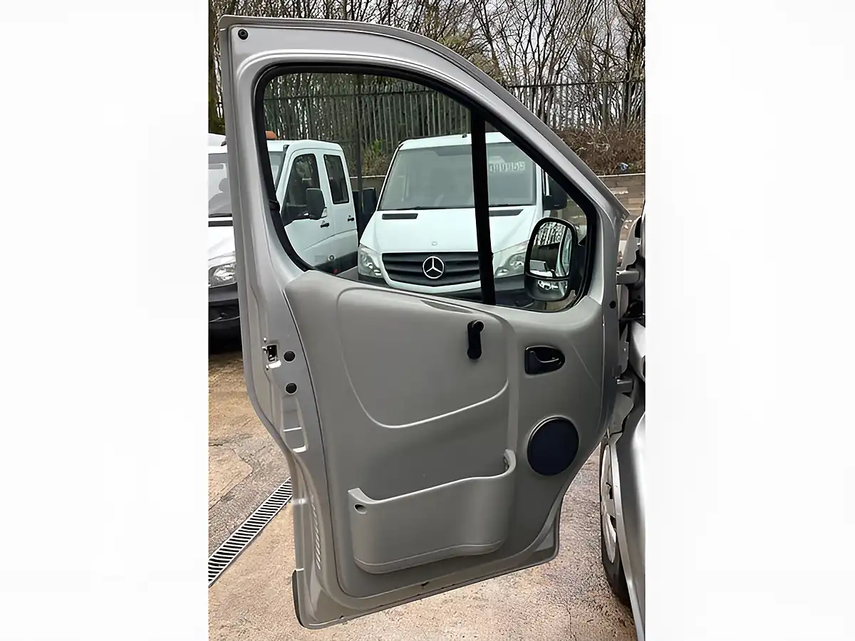 Used 2013 Vauxhall Vivaro Panel Van L1 Silver - Interior and Exterior details 18