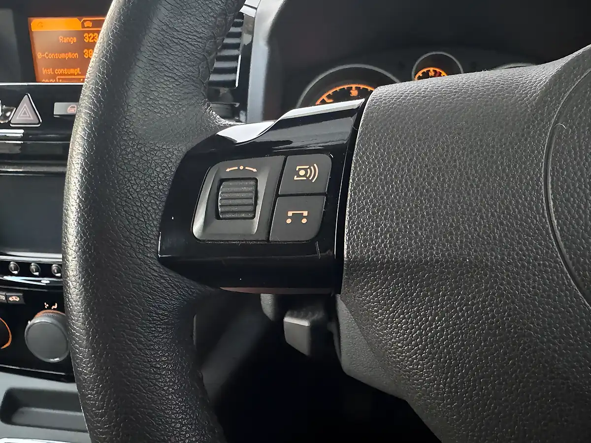Used 2013 Vauxhall Zafira Design Asteroid Grey - Interior and Exterior details 15