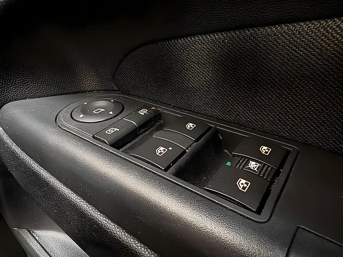 Used 2013 Vauxhall Zafira Design Asteroid Grey - Interior and Exterior details 16