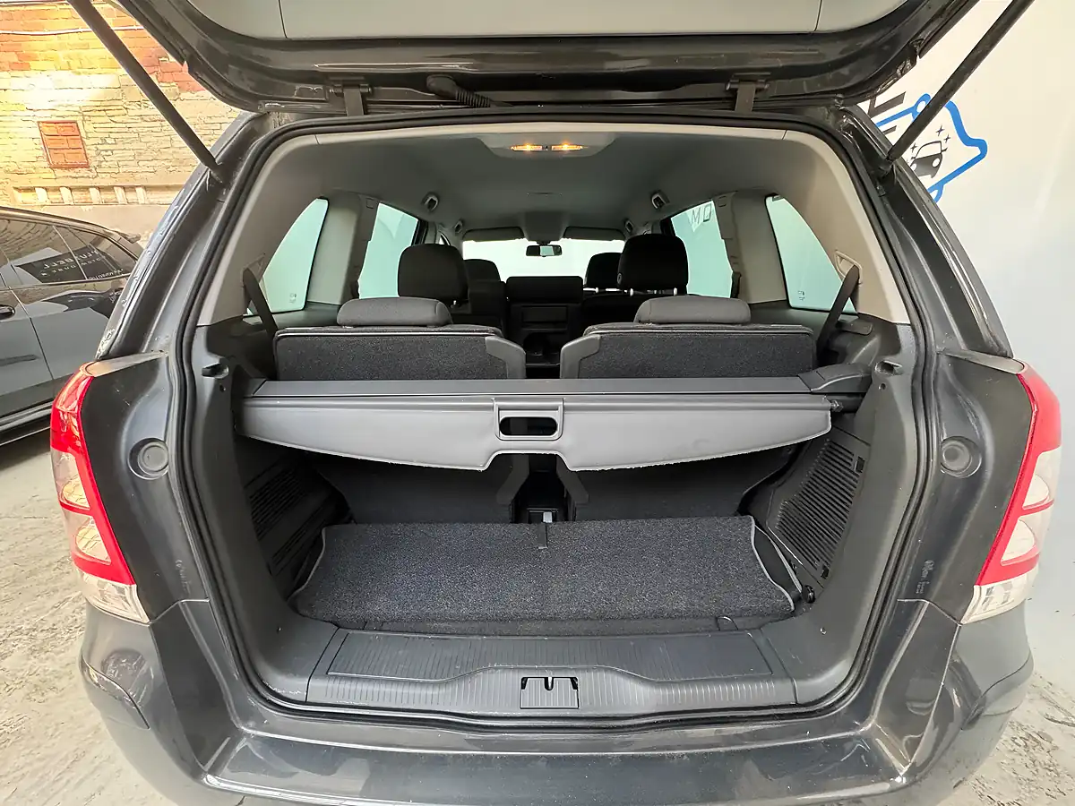 Used 2013 Vauxhall Zafira Design Asteroid Grey - Interior and Exterior details 17