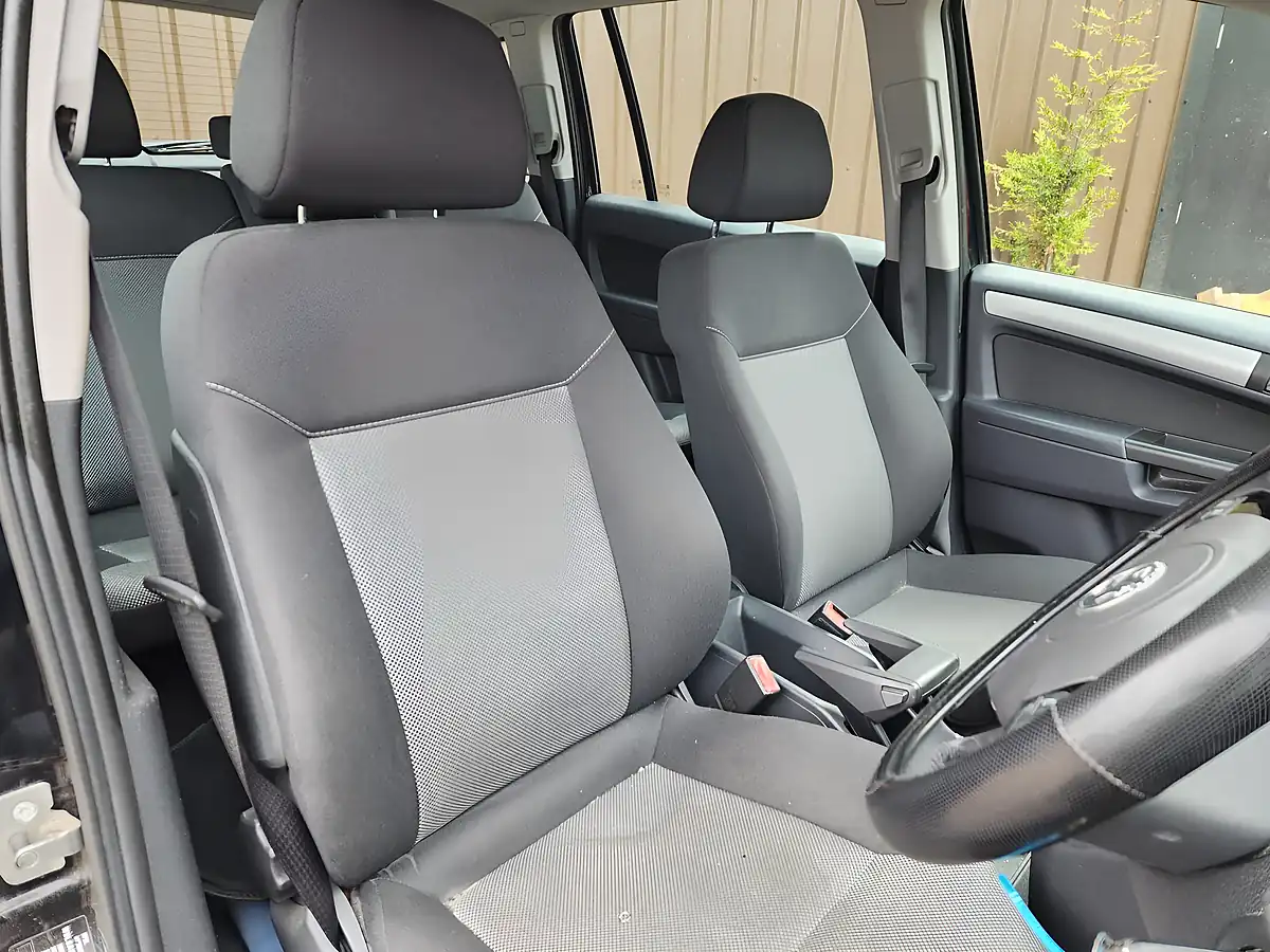 Used 2013 Vauxhall Zafira Exclusiv Black - Interior and Exterior details 6