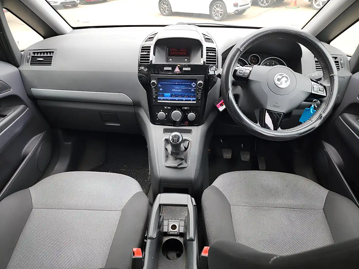 Used 2013 Vauxhall Zafira Exclusiv Black - Interior and Exterior details 7