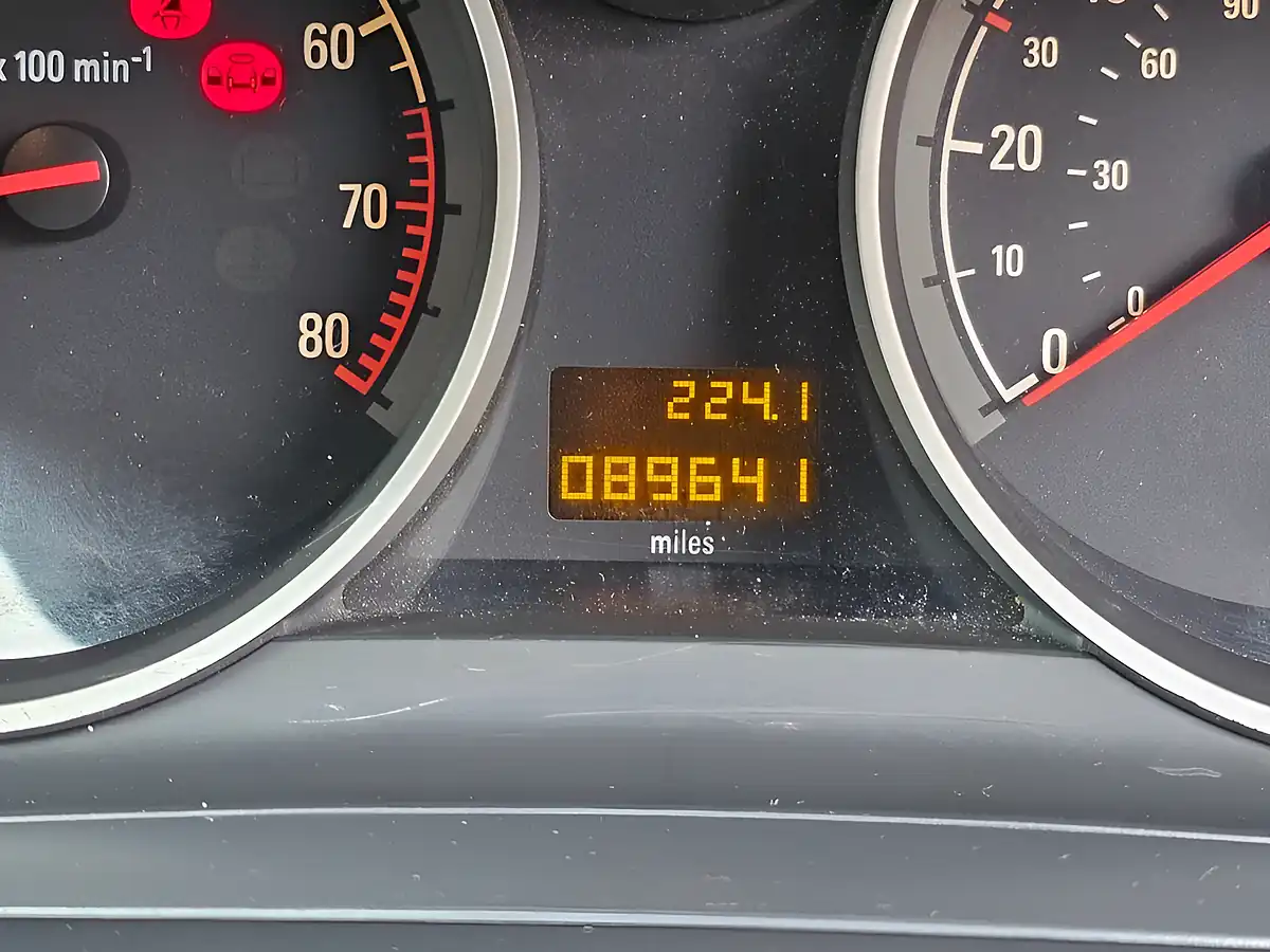 Used 2013 Vauxhall Zafira Exclusiv Red - Interior and Exterior details 17